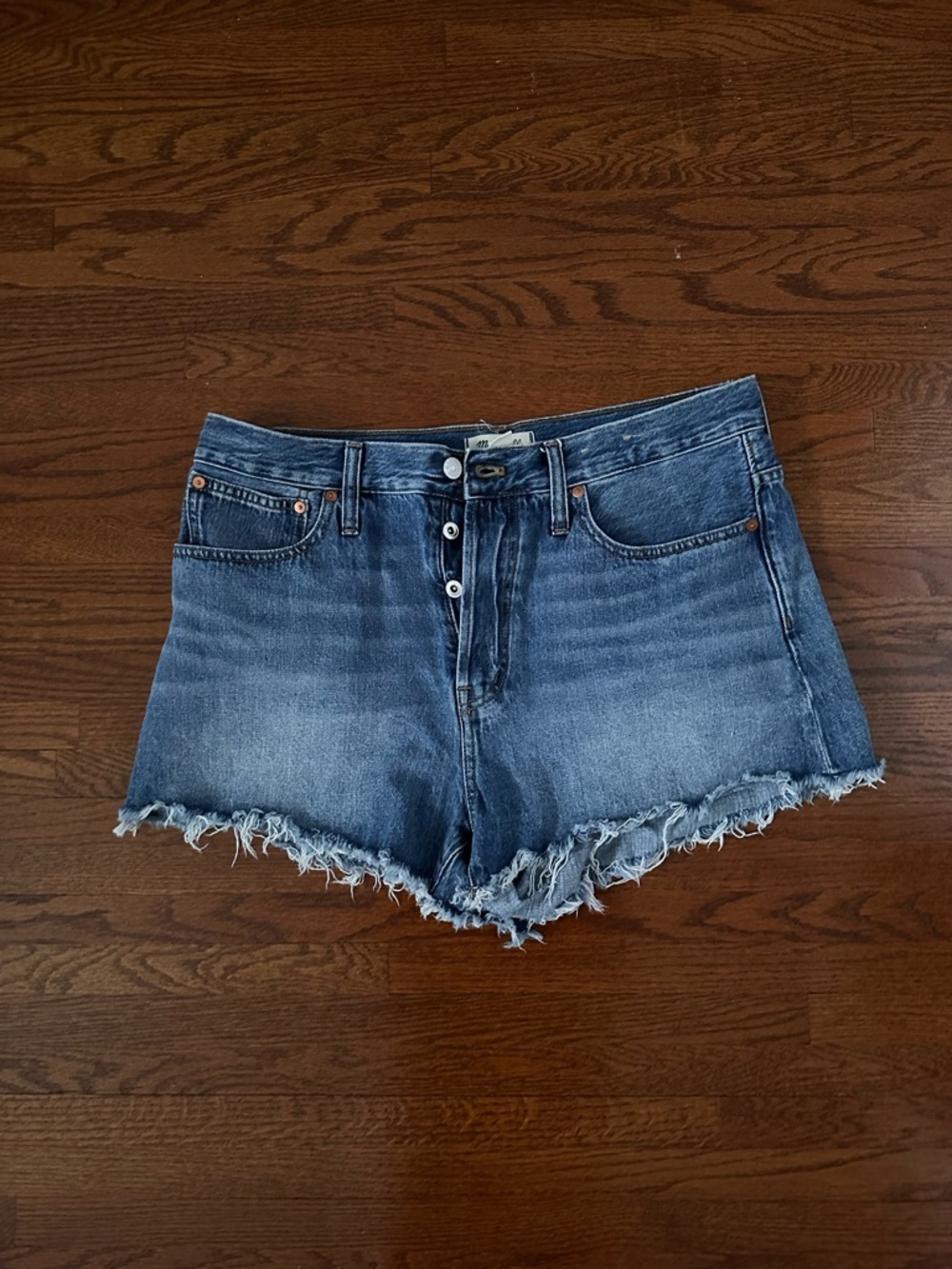 ✨ Madewell Relaxed Jean Shorts – Size 30 ✨